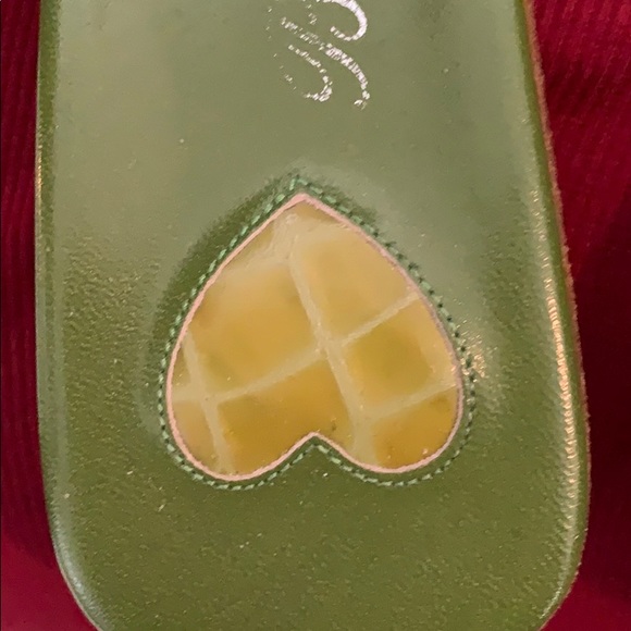 Beautiful green Brighton sandals - Picture 3 of 4